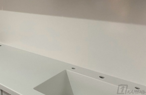 Мойка для кухни из искусственного камня Grandex Pure White P-104