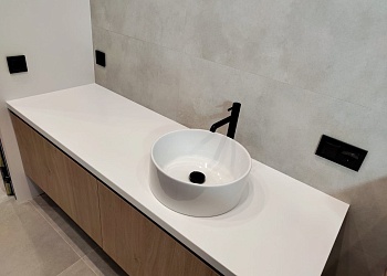 Столешница для санузла из акрилового камня Grandex Pure White P-104