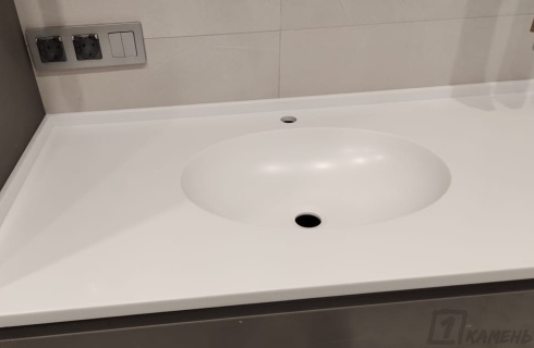 Овальная раковина белого цвета для ванной комнаты из акрилового камня Grandex Pure White P-104