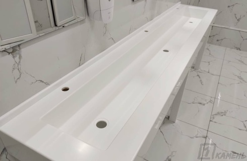 Коллективная раковина для автосалонов из акрилового камня Grandex Pure White P-104
