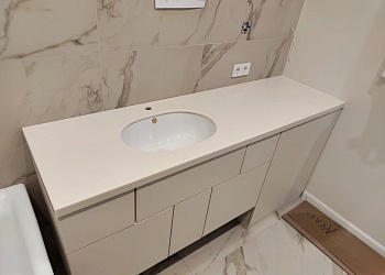 Столешница бежевая для санузла из акрилового камня Grandex Pure Vanilla P-101