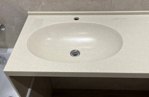 Бежевая раковина с вкраплениями из акрилового камня Pluton T-012 H-Elegance