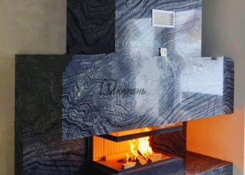 Черный фигурный камин для гостиной из кварцевого агломерата Cambria Ellesmere