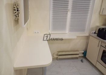 Бежевая барная стойка с подоконником для кухни из акрилового камня Grandex P-101 Pure Color Pure Vanilla