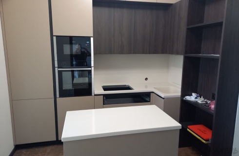Белая столешница из акрилового камня Grandex Pure White P-104 для кухни
