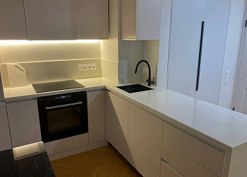 Столешница для кухни из акрилового камня Staron SM421 Sanded Cream