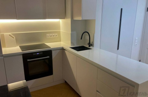 Столешница для кухни из акрилового камня Staron SM421 Sanded Cream