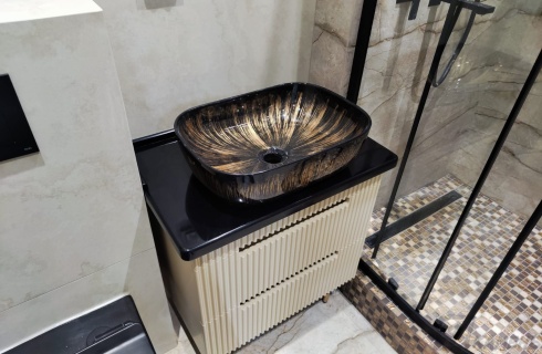 Небольшая столешница для санузла из акрилового камня Grandex Pure Black P-105