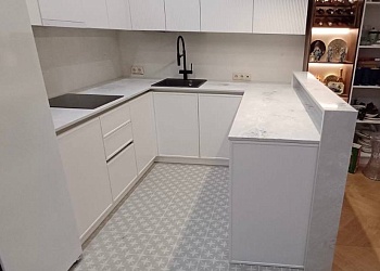 Столешница для кухни из кварцевого камня IDS Stone Calacatta Morsan 1113