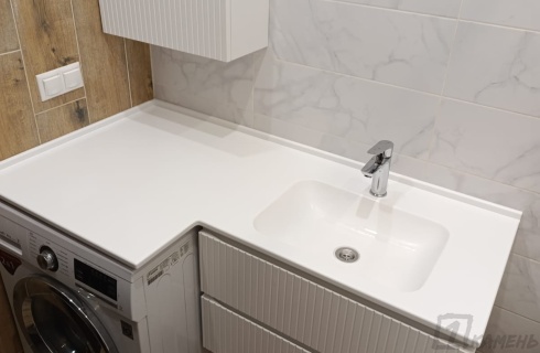 Столешница белая для санузла из акрилового камня Grandex Pure White P-104