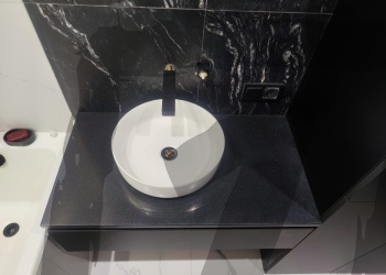 Маленькая столешница из акрилового камня Staron Sanded Onyx S0423