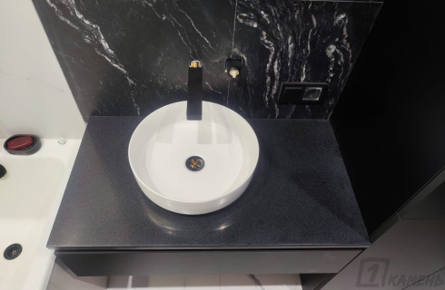Маленькая столешница из акрилового камня Staron Sanded Onyx S0423